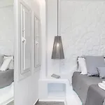 El_puerto Luxury Port * Naxos City